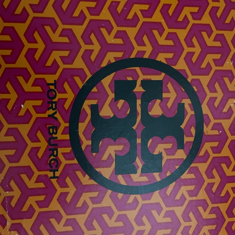 Tory Burch Wedge, used once, Original box - Picture 4 of 4